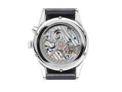 Nomos Glashütte Zürich Weltzeit Automatik Edelstahl 40mm weißes Zifferblatt schwarzes Lederband – Herrenuhren Uhr ohne Datum aus Edelstahl und Leder. Das Gehäuse ist rund und silber. Das Lederarmband ist schwarz. Das Zifferblatt ist ein Index in weiß. – Ansicht 2