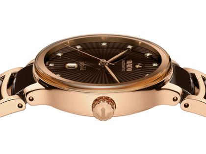 Rado Centrix Diamonds Automatik Edelstahl Roségold-PVD 30,5mm braunes Zifferblatt mit Brillanten Metallband – Damenuhren Uhr mit Datum aus Edelstahl, Keramik und PVD beschichtet. Das Gehäuse ist rund und roségold. Das Keramikarmband ist braun. Das Zifferblatt ist ein Index in braun. – Ansicht 3