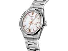 TAG Heuer Carrera Date Automatik Edelstahl 36mm weißes Perlmutt-Zifferblatt mit Brillanten Metallband – Damenuhren Uhr mit Datum aus Edelstahl. Das Gehäuse ist rund und silber. Das Edelstahlarmband ist silber. Das Zifferblatt ist ein Index in weiß. – Ansicht 2
