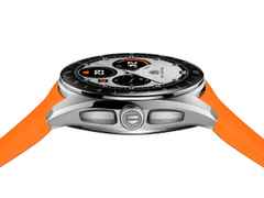 TAG Heuer Connected Calibre E5 Smartwatch Edelstahl 40mm digitales Zifferblatt orangefarbenes Kautschukband – Herrenuhren Uhr Multifunktion aus Edelstahl. Das Gehäuse ist rund und silber. Das Kautschuk / Kunststoff / Silikon Armband ist schwarz. Der Zifferblatt ist digital. – Ansicht 3