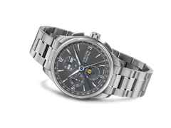 Union Glashütte Belisar Chronograph Mondphase Automatik Edelstahl 42mm graues Zifferblatt Metallband – Herrenuhren Chronograph aus Edelstahl. Das Gehäuse ist rund und silber. Das Edelstahlarmband ist silber. Das Zifferblatt ist arabisch Index und grau. – Ansicht 2