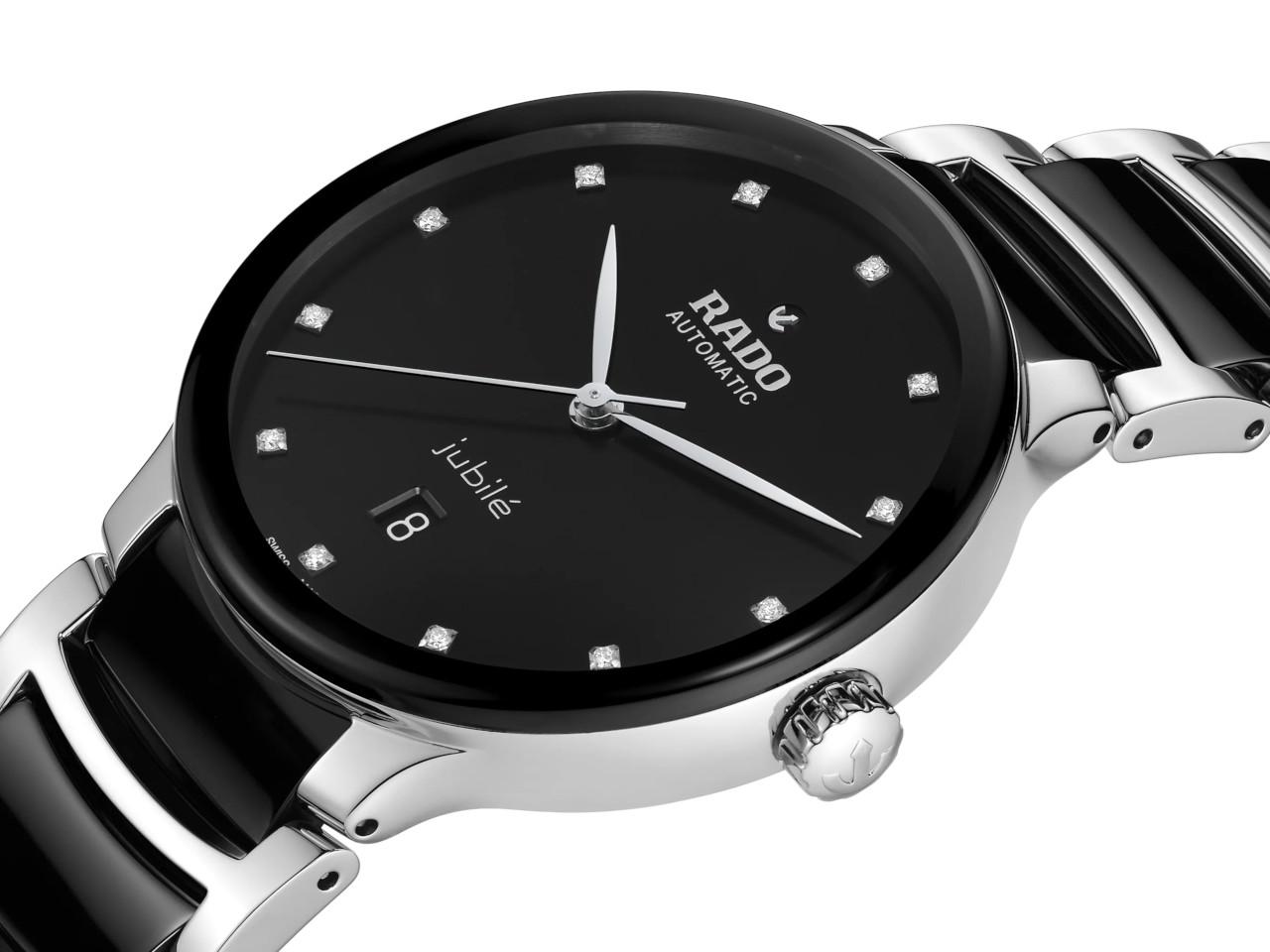Rado Centrix Diamonds Automatik Edelstahl 39,5mm schwarzes Zifferblatt mit Brillanten Metallband – Herrenuhren Uhr mit Datum aus Edelstahl und Keramik. Das Gehäuse ist rund und silber. Das Keramikarmband ist schwarz. Das Zifferblatt ist ein Index in schwarz. – Ansicht 2