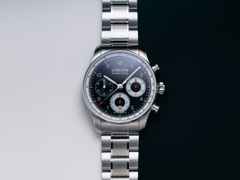 Union Glashütte Belisar Chronograph Automatik Edelstahl 40mm schwarzes Zifferblatt Metallband – Herrenuhren Chronograph aus Edelstahl. Das Gehäuse ist rund und silber. Das Edelstahlarmband ist silber. Das Zifferblatt ist arabisch Index und schwarz. – Ansicht 2