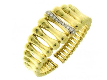 Chimento Bamboo Over Armreif Gelbgold mittel mit Brillanten 0,694ct – Armschmuck Armreif aus 750 Gelbgold, 750 Weißgold und und .