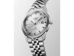 Longines Ultra Chron Classic Automatik Edelstahl 40mm silberfarbenes Zifferblatt Metallband – Herrenuhren Uhr mit Datum aus Edelstahl. Das Gehäuse ist rund und silber. Das Edelstahlarmband ist silber. Das Zifferblatt ist ein Index in silber. – Ansicht 2