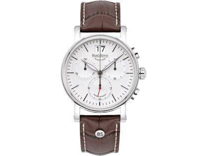 Bruno Söhnle Glashütte Pesaro Chronograph Big Edelstahl weißes Zifferblatt braunes Lederband – Herrenuhren Chronograph aus Edelstahl. Das Gehäuse ist rund und silber. Das Lederarmband ist braun. Das Zifferblatt ist ein Index in weiß.