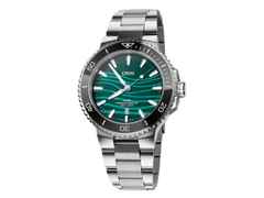 Oris Aquis Date Yangtze Jiangtun Limited Edition Automatik Edelstahl 43,5mm grünes Zifferblatt Metallband – Herrenuhren Uhr mit Datum aus Edelstahl. Das Gehäuse ist rund und silber. Das Edelstahlarmband ist silber. Das Zifferblatt ist ein Index in grün.