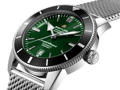Breitling Superocean Heritage B20 Automatic 46 Edelstahl grünes Zifferblatt Metallband – Herrenuhren Uhr mit Datum aus Edelstahl, Kautschuk und Keramik. Das Gehäuse ist rund und silber. Das Edelstahlarmband ist silber. Das Zifferblatt ist ein Index in grün. – Ansicht 2