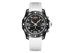 Breitling Endurance Pro 44 Chronograph Quarz Breitlight schwarzes Zifferblatt weißes Kautschukband – Herrenuhren Chronograph aus Kautschuk und Sonstiges. Das Gehäuse ist rund und schwarz. Das Kautschuk / Kunststoff / Silikon Armband ist weiß. Das Zifferblatt ist arabisch Index und schwarz.