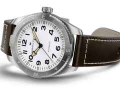 Hamilton Khaki Field Expedition Auto Edelstahl 41mm weißes Zifferblatt braunes Lederband – Herrenuhren Uhr ohne Datum aus Edelstahl und Leder. Das Gehäuse ist rund und silber. Das Edelstahlarmband ist braun. Das Zifferblatt ist arabisch und weiß. – Ansicht 2