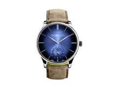 H. Moser & Cie. Venturer Small Seconds XL Funky Blue Handaufzug Weißgold 43mm blaues Zifferblatt braunes Lederband – Herrenuhren Uhr ohne Datum aus 750 Weißgold. Das Gehäuse ist rund und silber. Das Lederarmband ist braun. Das Zifferblatt ist ein Index in blau.