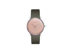 Junghans Max Bill Damen Quarz Edelstahl 32,7mm rosa Zifferblatt braunes Lederband – Damenuhren Uhr mit Datum aus Edelstahl. Das Gehäuse ist rund und silber. Das Lederarmband ist braun. Das Zifferblatt ist ein Index in rosa.