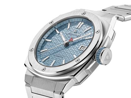 Alpina Alpiner Extreme Automatik Edelstahl 39mm blaues Zifferblatt Metallband – Herrenuhren Uhr mit Datum aus Edelstahl. Das Gehäuse ist rund und silber. Das Edelstahlarmband ist silber. Das Zifferblatt ist ein Index in blau. – Ansicht 3
