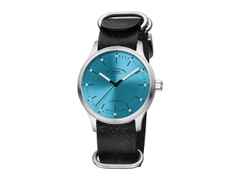 Mühle Glashütte Panova Türkisblau Automatik Edelstahl 40mm schwarzes Lederband – Herrenuhren Uhr ohne Datum aus Edelstahl und Leder. Das Gehäuse ist rund und silber. Das Lederarmband ist schwarz. Das Zifferblatt ist ein Index in blau.