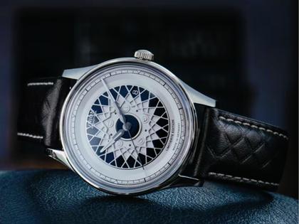 Union Glashütte Noramis Datum Deutschland Klassik 2024 Limitierte Edition Automatik Edelstahl 40mm Felgendesign Zifferblatt schwarzes Lederband – Herrenuhren Uhr mit Datum aus Edelstahl und Leder. Das Gehäuse ist rund und silber. Das Lederarmband ist schwarz. Das Zifferblatt ist ohne Zeichen und schwarz. – Ansicht 6