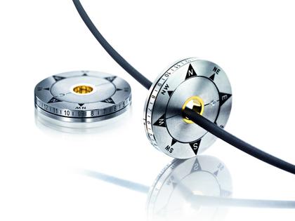 Meister Men´s Collection Anhänger Sonnenkompass Titan mit Brillant 0,010ct – Anhänger Anhänger mit Besatz aus 750 Gelbgold, Titan und und .