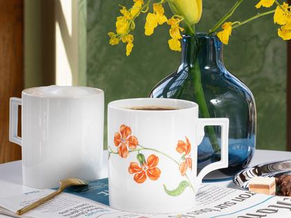Meissen MUG Collection Henkelbecher "Velvet Flower" – Porzellanwaren Tafelporzellan in weiß und aus Porzellan. – Ansicht 2