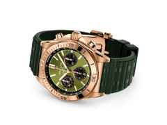 Breitling Chronomat B01 42 Giannis Antetokounmpo Automatik Rotgold grünes Zifferblatt grünes Kautschukband Limited Edition – Herrenuhren Chronograph aus 750 Rotgold und Kautschuk. Das Gehäuse ist rund und rotgold. Das Kautschuk / Kunststoff / Silikon Armband ist schwarz. Das Zifferblatt ist ein Index in grün. – Ansicht 3