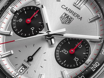 TAG Heuer Carrera Chronograph Automatik Edelstahl 39mm silberfarbenes Zifferblatt Metallband – Herrenuhren Chronograph aus Edelstahl und Keramik. Das Gehäuse ist rund und silber. Das Edelstahlarmband ist silber. Das Zifferblatt ist ein Index in silber. – Ansicht 6