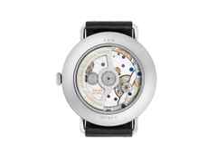 Nomos Glashütte Metro neomatik 39 Silvercut Automatik Edelstahl 39mm silberfarbenes Zifferblatt schwarzes Lederband – Herrenuhren Uhr ohne Datum aus Edelstahl. Das Gehäuse ist rund und silber. Das Lederarmband ist schwarz. Das Zifferblatt ist arabisch Index und silber. – Ansicht 4