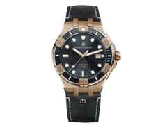Maurice Lacroix Aikon Venturer Automatik Bronze 43mm graues Zifferblatt schwarzes Lederband und Kautschukband limitiert – Herrenuhren Uhr mit Datum aus Bronze. Das Gehäuse ist rund und roségold. Das Lederarmband ist schwarz. Das Zifferblatt ist ein Index in grau.