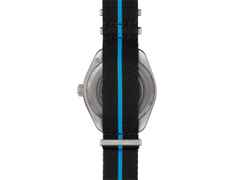 Omega Seamaster Planet Ocean 6000M Ultra Deep Automatik Titan 45,5mm schwarzes Zifferblatt NATO Armband – Herrenuhren Uhr ohne Datum aus Titan. Das Gehäuse ist rund und silber. Das Textilarmband ist schwarz. Das Zifferblatt ist arabisch Index und schwarz. – Ansicht 3