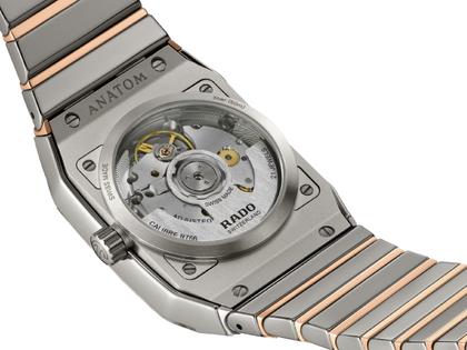 Rado Anatom Automatik Keramik 32,5mm graues Zifferblatt graues Keramikband – Damenuhren Uhr mit Datum aus Edelstahl, Keramik und PVD beschichtet. Das Gehäuse ist rechteckig und grau. Das Keramikarmband ist grau. Das Zifferblatt ist ein Index in grau. – Ansicht 4