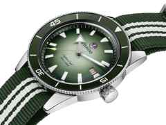 Rado Captain Cook x Cameron Norrie Automatik Edelstahl grün Edelstahlband Limitierte Edition – Herrenuhren Uhr mit Datum aus Edelstahl. Das Gehäuse ist rund und silber. Das Edelstahlarmband ist silber. Das Zifferblatt ist ein Index in grün. – Ansicht 6