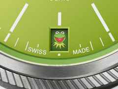 Oris ProPilot X Kermit Automatik Titan 39mm grünes Zifferblatt Metallband – Herrenuhren Uhr mit Datum aus Titan. Das Geh äuse ist rund und grau. Das Titanarmband ist grau. Das Zifferblatt ist ein Index in grün. – Ansicht 4