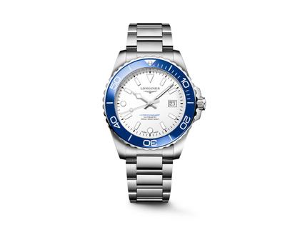 Longines HydroConquest Sylt Edition 2026 Automatik Edelstahl 39mm weißes Zifferblatt Metallband – Herrenuhren Uhr mit Datum aus Edelstahl und Keramik. Das Gehäuse ist rund und silber. Das Edelstahlarmband ist silber. Das Zifferblatt ist ein Index in weiß.