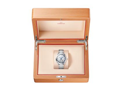 Omega Seamaster Aqua Terra 150M Automatik Kleine Sekunde Edelstahl 41mm silbernes Zifferblatt Metallband – Herrenuhren Uhr mit Datum aus Edelstahl und Kautschuk. Das Gehäuse ist rund und silber. Das Edelstahlarmband ist silber. Das Zifferblatt ist ein Index in silber. – Ansicht 4