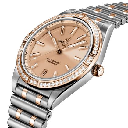 Breitling Chronomat Automatic 36 Edelstahl roségoldfarbenes Zifferblatt mit Brillanten zweifarbiges Metallband – Damenuhren Uhr mit Datum aus Edelstahl. Das Gehäuse ist rund und silber-roségold. Das Edelstahlarmband mit Gold ist silber-roségold. Das Zifferblatt ist ein Index in roségold. – Ansicht 3