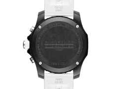 Breitling Endurance Pro 44 Chronograph Quarz Breitlight schwarzes Zifferblatt weißes Kautschukband – Herrenuhren Chronograph aus Sonstiges. Das Gehäuse ist rund und schwarz. Das Kautschuk / Kunststoff / Silikon Armband ist weiß. Das Zifferblatt ist arabisch und schwarz. – Ansicht 2