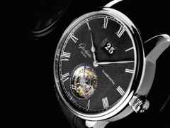 Glashütte Original Senator Tourbillon Automatik Weißgold 42mm schwarzes Zifferblatt graues Lederband – Herrenuhren Uhr mit Datum aus 750 Weißgold. Das Gehäuse ist rund und silber. Das Lederarmband Kroko / Alligator ist grau. Das Zifferblatt ist römisch und grau. – Ansicht 2