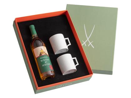 Meissen Geschenk-Set "Schloss Wackerbarth Weiß & Heiß" Glühwein mit zwei Henkelbechern weiß – Porzellanwaren Tafelporzellan in weiß und aus Porzellan. – Ansicht 3