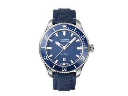 Union Glashütte Belisar  Datum Sport Automatik Edelstahl 45mm blaues Zifferblatt Metallband – Herrenuhren Uhr mit Datum aus Edelstahl. Das Gehäuse ist rund und silber. Das Edelstahlarmband ist silber. Das Zifferblatt ist ein Index in blau. – Ansicht 2