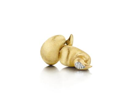 Nanis Cachemire Ohrstecker Gelbgold Tropfenelement mit Brillanten 0,160ct – Ohrschmuck Ohrstecker aus 750 Gelbgold.