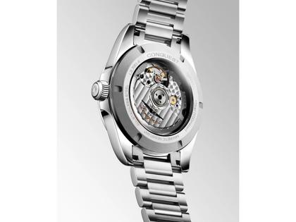 Longines Conquest Automatik Edelstahl 38mm blaues Zifferblatt Metallband – Herrenuhren Uhr mit Datum aus Edelstahl. Das Gehäuse ist rund und silber. Das Edelstahlarmband ist silber. Das Zifferblatt ist ein Index in blau. – Ansicht 4