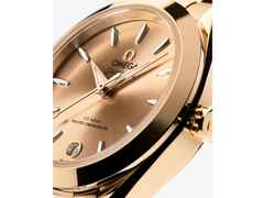 Omega Seamaster Aqua Terra Shades Automatik Edelstahl 30mm goldenes Zifferblatt Goldband – Damenuhren Uhr mit Datum aus 750 Gelbgold. Das Gehäuse ist rund und gelbgold. Das Goldarmband ist gelbgold. Das Zifferblatt ist ein Index in gelbgold. – Ansicht 3