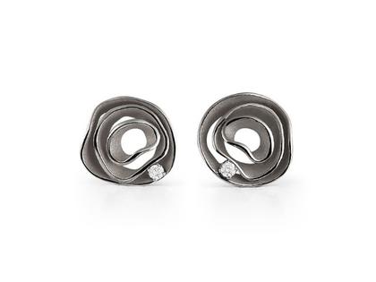 Cammilli Firenze Dune Ohrstecker Black Lava Gold mit Brillanten 0,080ct – Ohrschmuck Ohrstecker aus 750 Weißgold und und rhodiniert.