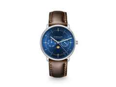 Sternglas Naos Mondphase Quarz Edelstahl 38mm blaues Zifferblatt braunes Lederband – Herrenuhren Uhr mit Datum aus Edelstahl und Leder. Das Gehäuse ist rund und silber. Das Lederarmband ist braun. Das Zifferblatt ist ein Index in blau.