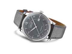 Union Glashütte Noramis Datum Automatik Edelstahl 40mm graues Zifferblatt graues Lederband – Herrenuhren Uhr mit Datum aus Edelstahl. Das Gehäuse ist rund und silber. Das Lederarmband ist grau. Das Zifferblatt ist ein Index in grau. – Ansicht 3