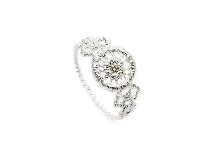 Brigitte Adolph Jewellery Design Turandot Ring Silber 9mm mit Brillant champagner – Ringe Ring mit Besatz in silber und aus 925 Silber.