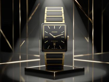 Rado Integral 40-Year Anniversary Quarz Edelstahl Gelbgold-PVD 28,5 x 31,5mm schwarzes Zifferblatt Metallband – Damenuhren Uhr mit Datum aus Edelstahl, Keramik und PVD beschichtet. Das Gehäuse ist rechteckig und gelbgold. Das Edelstahlarmband ist schwarz. Das Zifferblatt ist ein Index in schwarz. – Ansicht 4