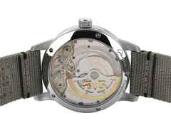 Glashütte Original PanoMaticLunar Automatik Edelstahl 40mm grau Textilband 1-90-02-43-32-66 Full Set mit Garantie Occasion – Herrenuhren Uhr mit Datum aus Edelstahl. Das Gehäuse ist rund und silber. Das Textilarmband ist grau. Das Zifferblatt ist arabisch Index und grau. – Ansicht 2