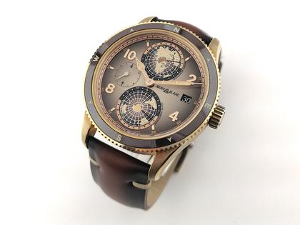 Montblanc 1858 Automatic Geosphere Limited Edition "Wüste Gobi" Bronze 42mm Lederband MB128504 Full Set Occasion – Herrenuhren Uhr mit Datum aus Bronze, Keramik und Titan. Das Gehäuse ist rund und bronze. Das Lederarmband ist braun. Das Zifferblatt ist arabisch Index und braun. – Ansicht 4