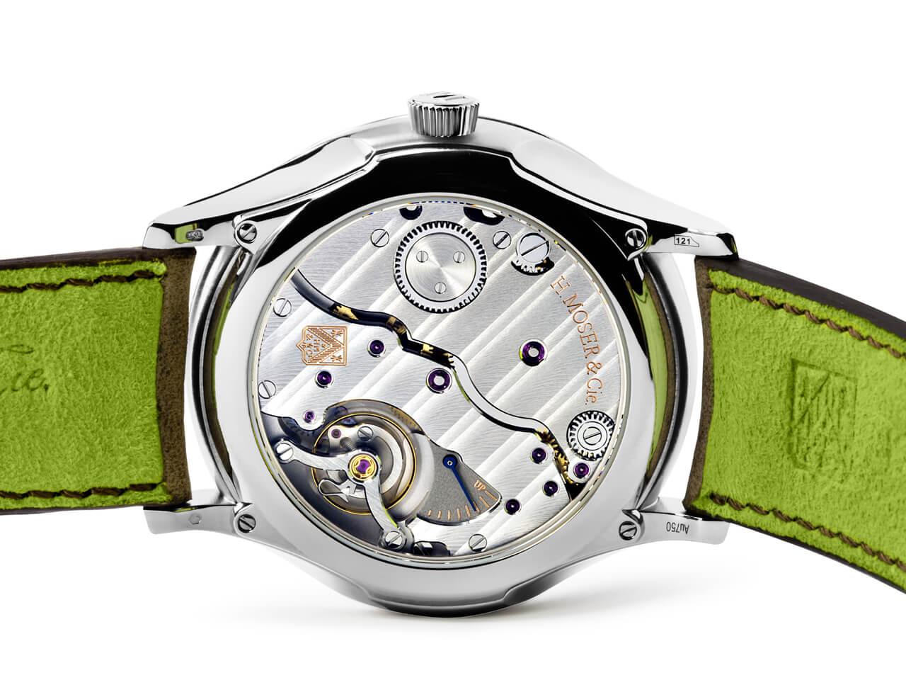 H. Moser & Cie. Venturer Small Seconds XL Funky Blue Handaufzug Weißgold 43mm blaues Zifferblatt braunes Lederband – Herrenuhren Uhr ohne Datum aus 750 Weißgold. Das Gehäuse ist rund und silber. Das Lederarmband ist braun. Das Zifferblatt ist ein Index in blau. – Ansicht 3