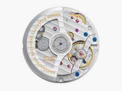 Nomos Glashütte Ludwig 36 Neomatik "Ärzte ohne Grenzen" Limited Edition Automatik Edelstahl 36mm weißes Zifferblatt schwarzes Lederband – Damenuhren Uhr ohne Datum aus Edelstahl. Das Gehäuse ist rund und silber. Das Lederarmband ist schwarz. Das Zifferblatt ist römisch Index und weiß. – Ansicht 6