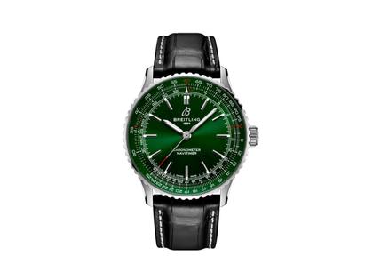 Breitling Navitimer Automatic 41 Chronometer Edelstahl grünes Zifferblatt schwarzes Lederband – Herrenuhren Uhr ohne Datum aus Edelstahl. Das Gehäuse ist rund und silber. Das Lederarmband Kroko / Alligator ist schwarz. Das Zifferblatt ist ein Index in grün.