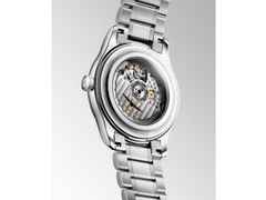 Longines Master Collection Arabic Dial Automatik Edelstahl 41mm silbernes Zifferblatt Metallband – Herrenuhren Uhr mit Datum aus Edelstahl. Das Gehäuse ist rund und silber. Das Edelstahlarmband ist silber. Das Zifferblatt ist arabisch und silber. – Ansicht 4
